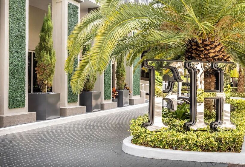 Fortune House Hotel Suites