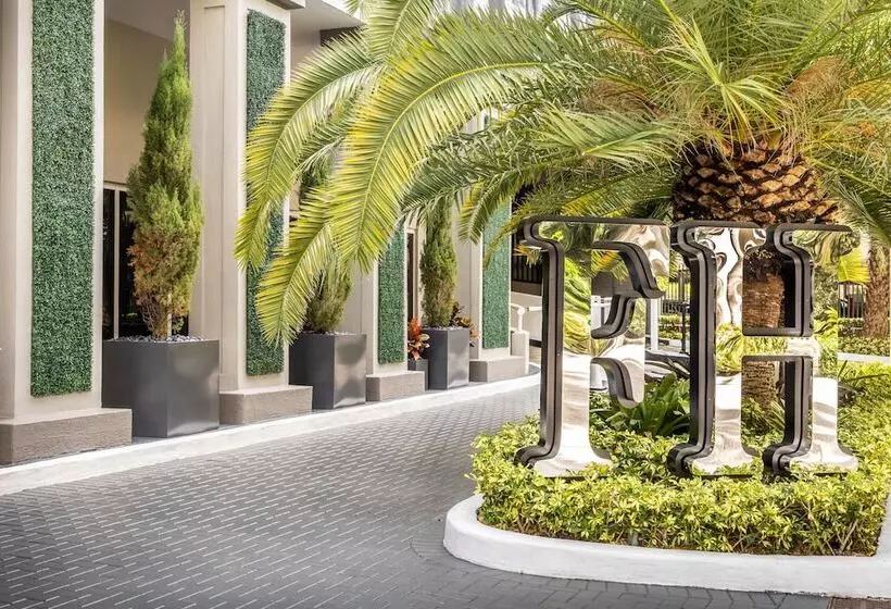 Fortune House Hotel Suites