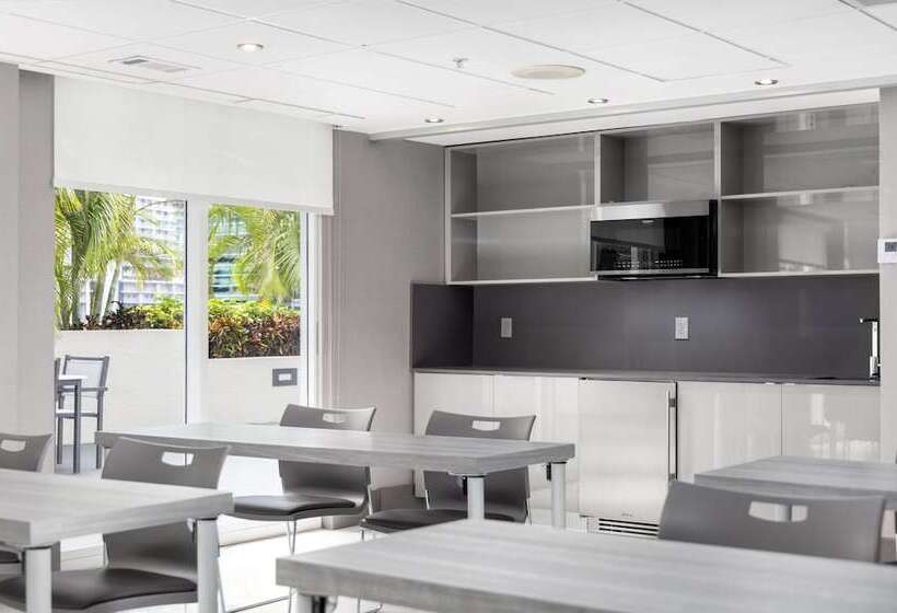 Fortune House Hotel Suites