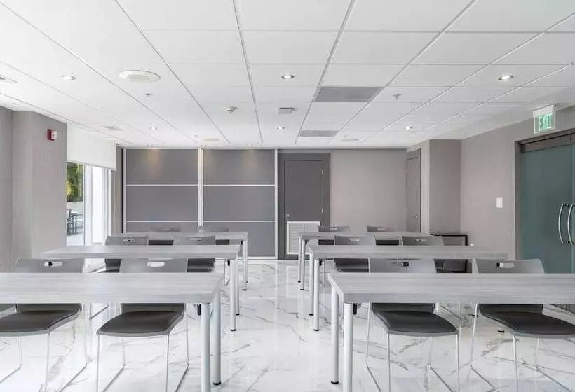 Fortune House Hotel Suites