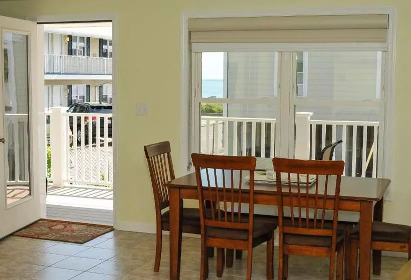 ホテル Friendship Oceanfront Suites