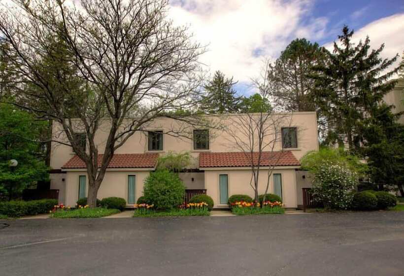 酒店 Geneva On The Lake Boutique Resort