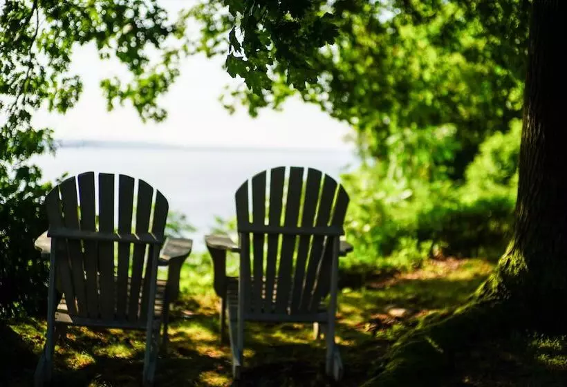 호텔 Geneva On The Lake Boutique Resort