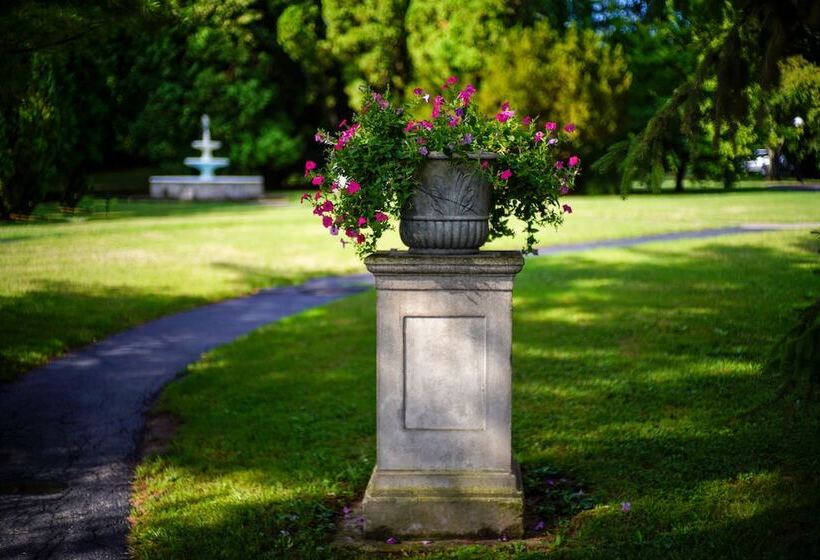 酒店 Geneva On The Lake Boutique Resort