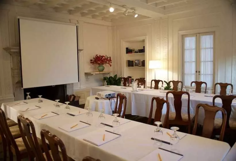 호텔 Geneva On The Lake Boutique Resort