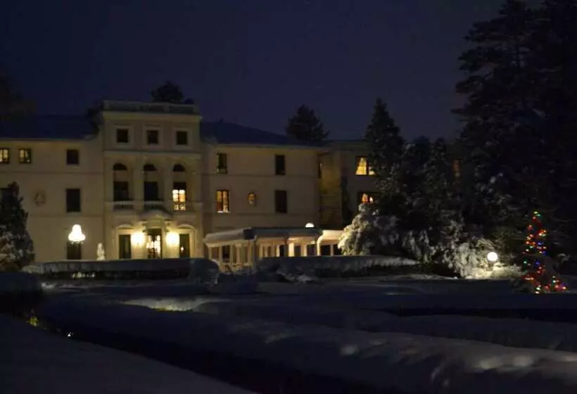 호텔 Geneva On The Lake Boutique Resort