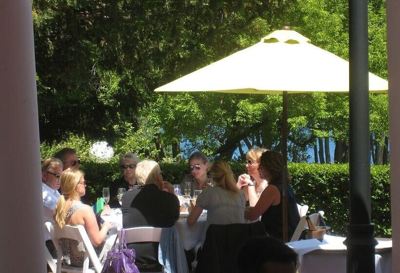 酒店 Geneva On The Lake Boutique Resort