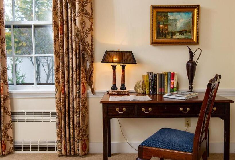 酒店 Geneva On The Lake Boutique Resort