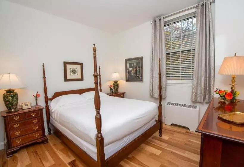 호텔 Geneva On The Lake Boutique Resort