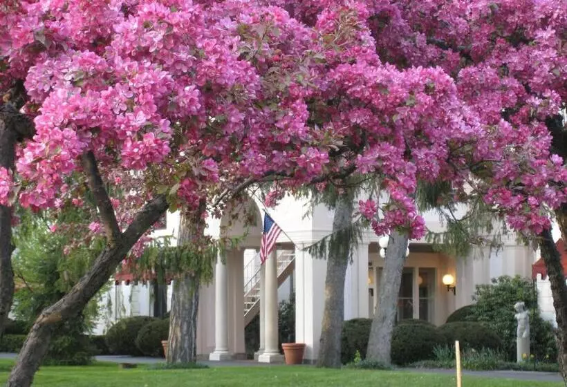 호텔 Geneva On The Lake Boutique Resort