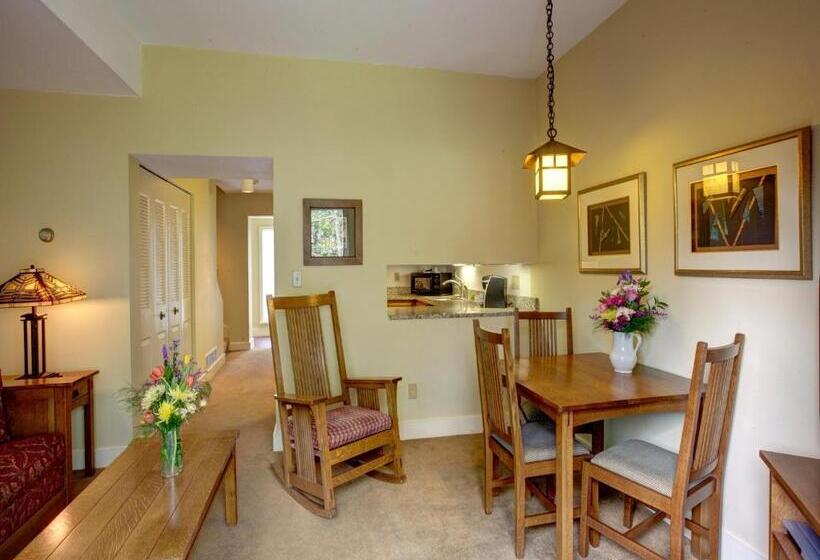 酒店 Geneva On The Lake Boutique Resort