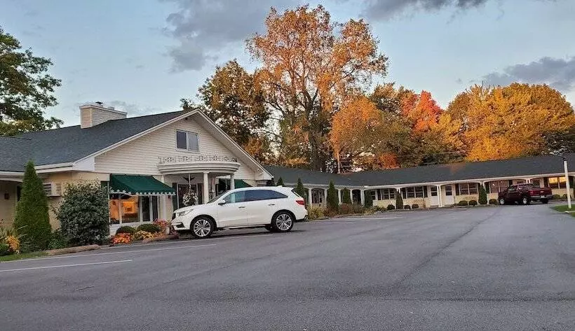 هتل Glass House Inn Erie Near I90 & I79