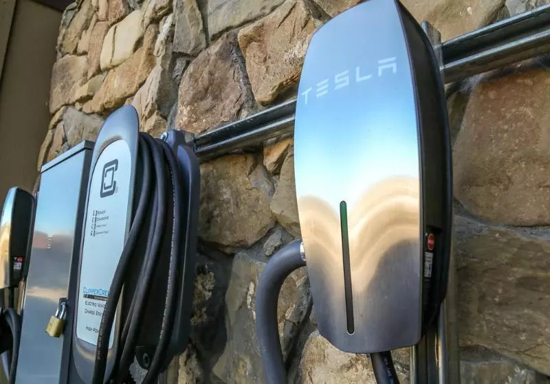 هتل Gray Wolf Inn & Suites