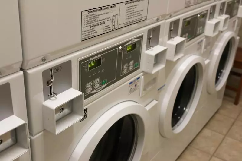 هتل Gray Wolf Inn & Suites