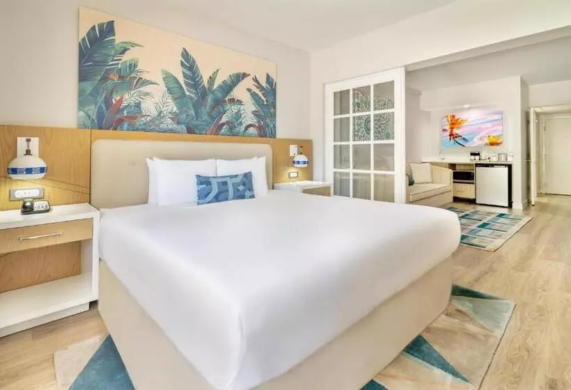 Отель Radisson Resort Miami Beach