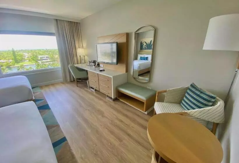 Отель Radisson Resort Miami Beach