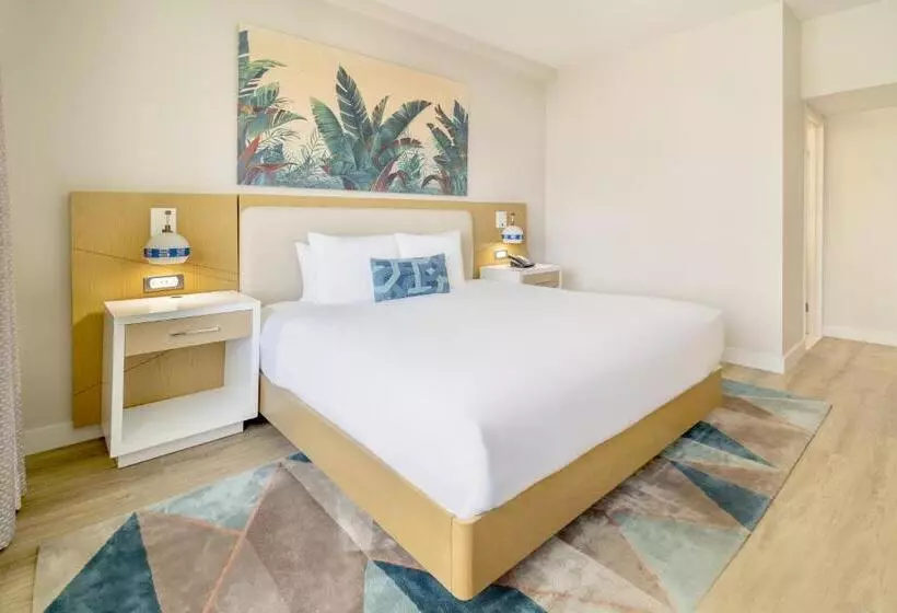 Отель Radisson Resort Miami Beach