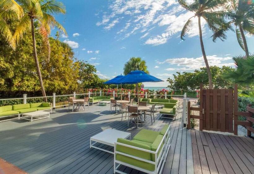 فندق Radisson Resort Miami Beach