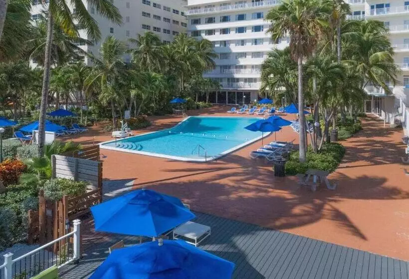 Отель Radisson Resort Miami Beach
