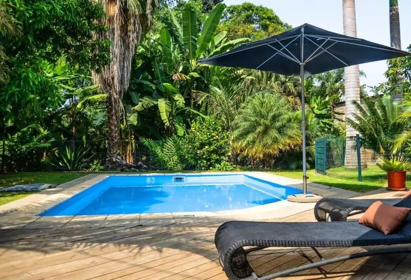 هتل Emoyeni Gardens