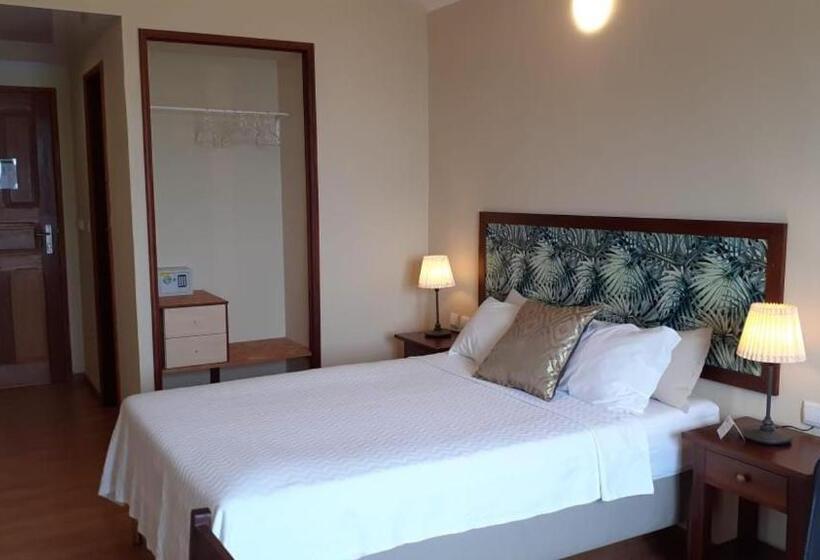 هتل Emoyeni Gardens