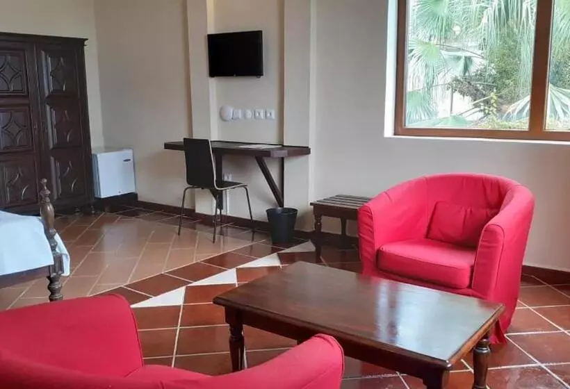 هتل Emoyeni Gardens