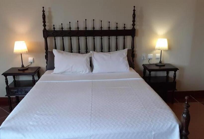 هتل Emoyeni Gardens