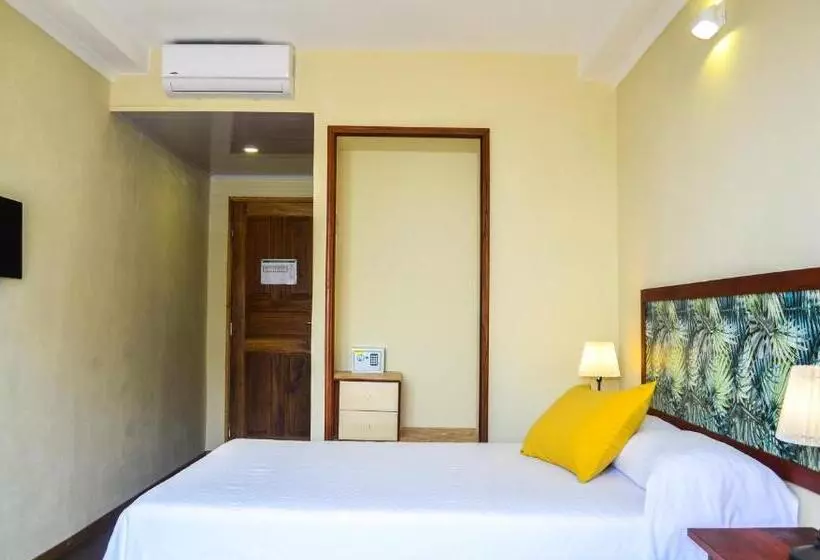 هتل Emoyeni Gardens