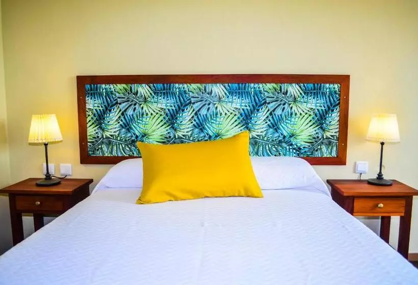 هتل Emoyeni Gardens