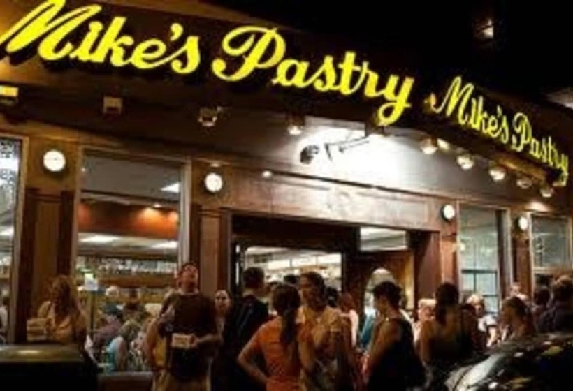 Luxe Condo Back Bay Boston 3 Bedrooms & 2 Baths