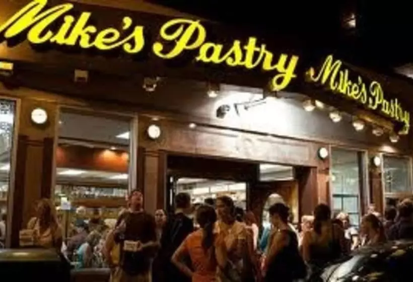 Luxe Condo Back Bay Boston 3 Bedrooms & 2 Baths