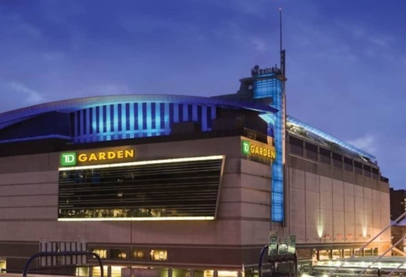 Luxe Condo Back Bay Boston 3 Bedrooms & 2 Baths