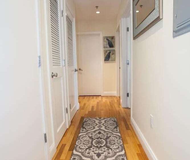 Luxe Condo Back Bay Boston 3 Bedrooms & 2 Baths