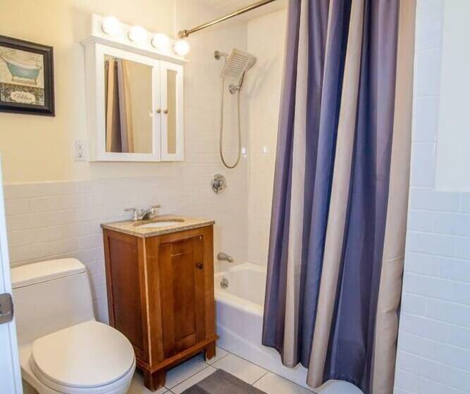 Luxe Condo Back Bay Boston 3 Bedrooms & 2 Baths