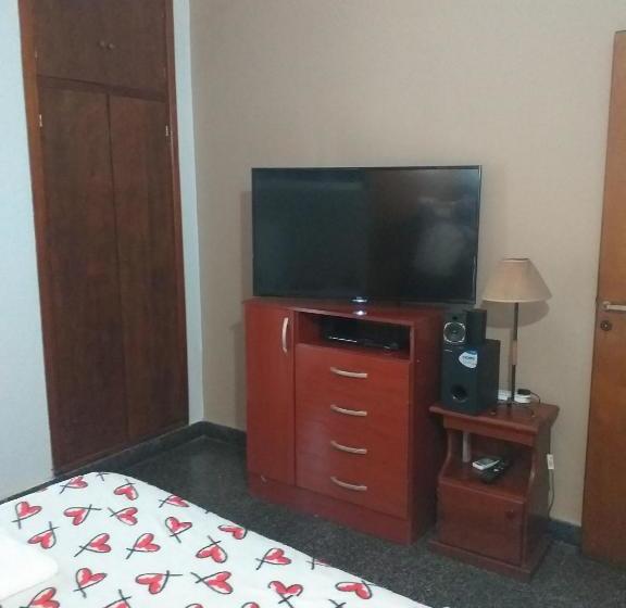 Casa Cerca Del Microcentro Y Costanera