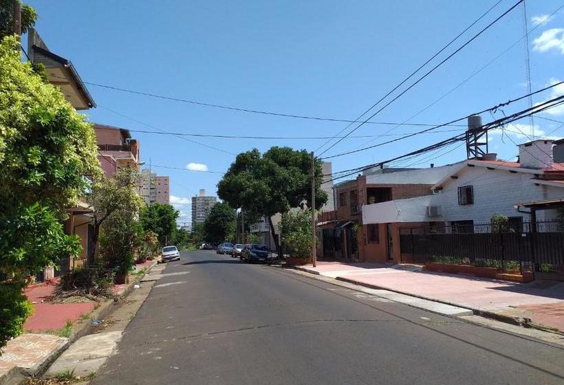 Casa Cerca Del Microcentro Y Costanera