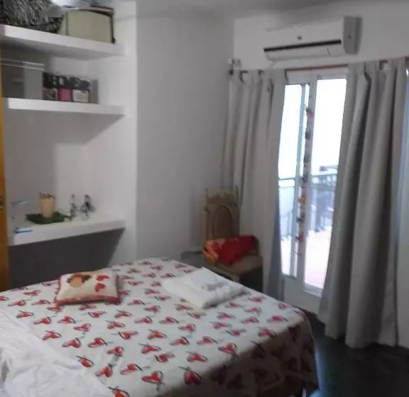 Casa Cerca Del Microcentro Y Costanera