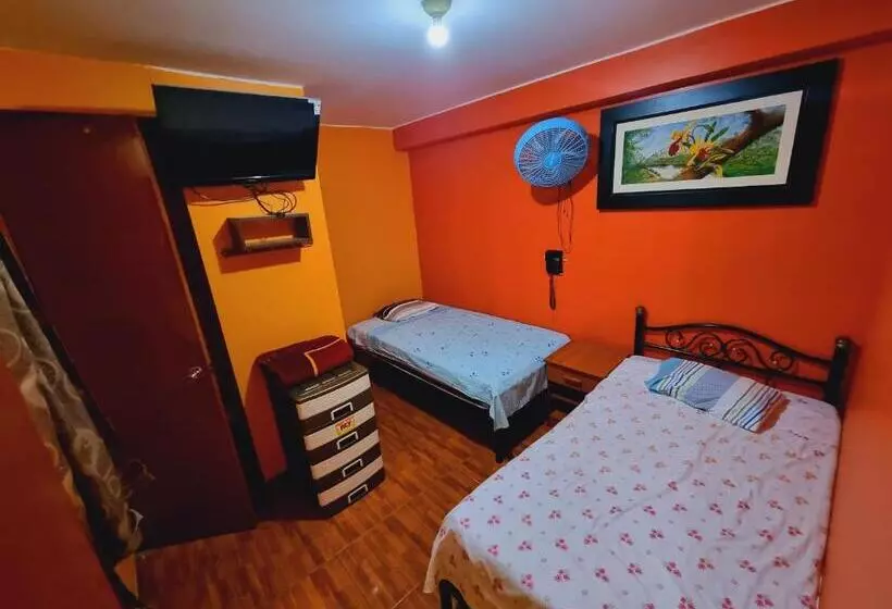 هتل Hostal Refugio S