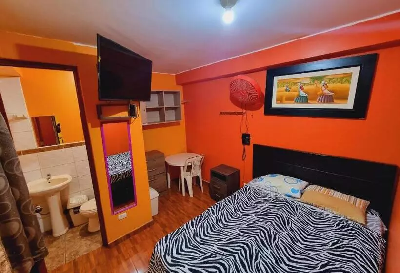 هتل Hostal Refugio S