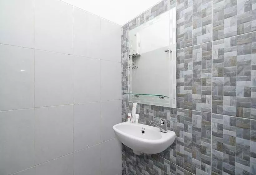 Hotel Oyo 1998 Harmonis