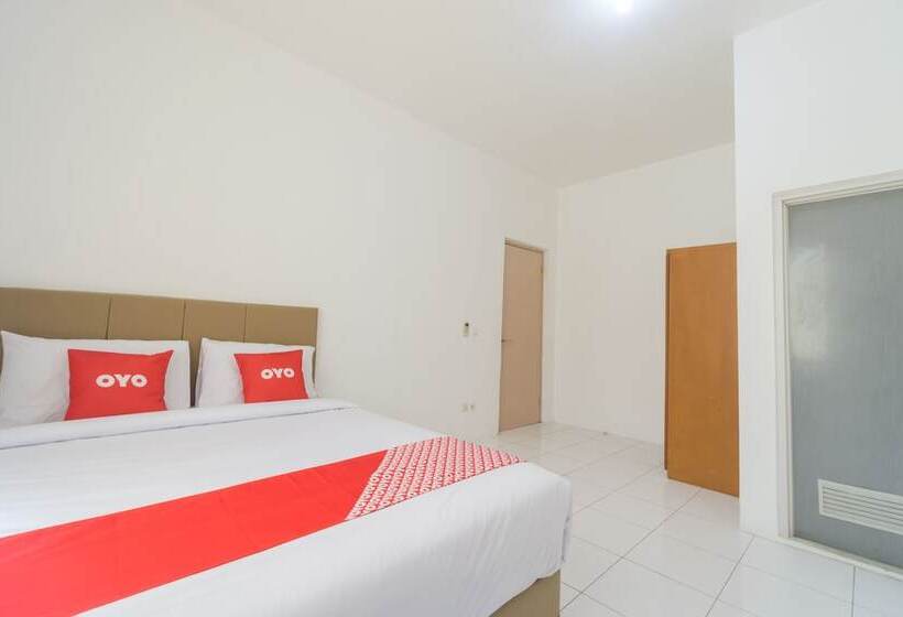 هتل Oyo 2110 Rotterdam Residence