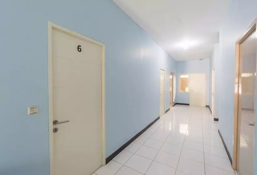 ホテル Oyo 2110 Rotterdam Residence