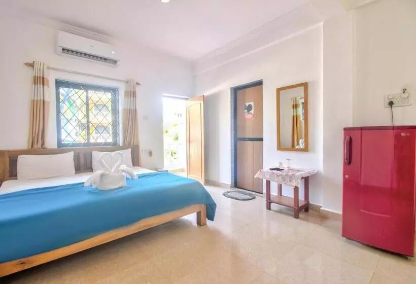 Majatalo Candolim Beach Vaddo 15