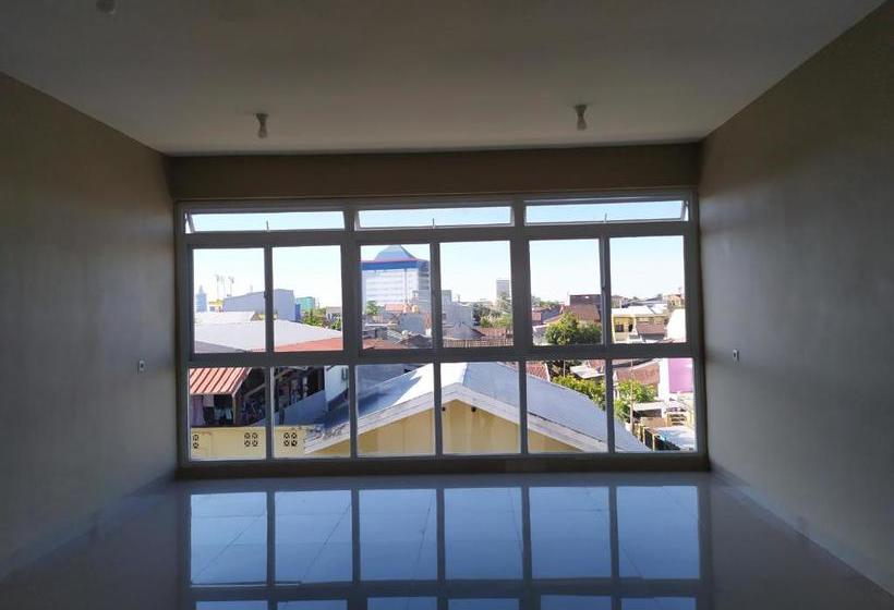 Otel Oyo 2006 Luvio Makassar