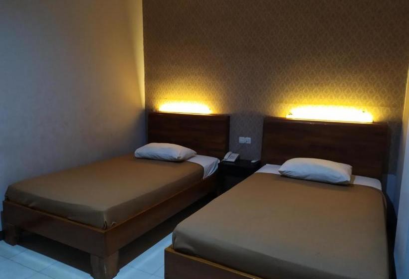 Otel Oyo 2006 Luvio Makassar