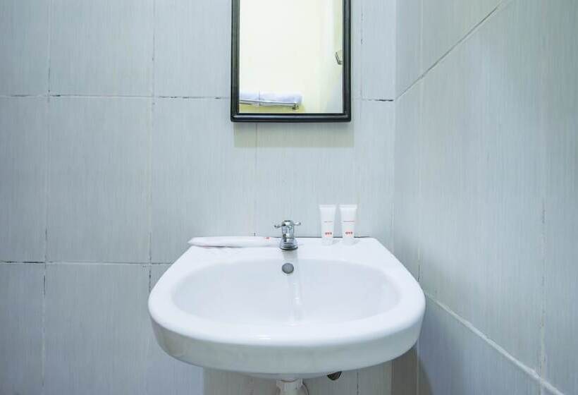 Hotell Oyo 1855 Elise Exclusive Residence