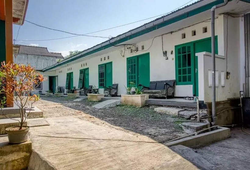 Majatalo Reddoorz Near Paralayang Batu