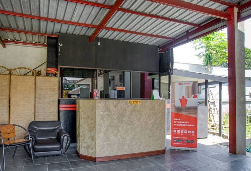 بنسيون Reddoorz Near Paralayang Batu