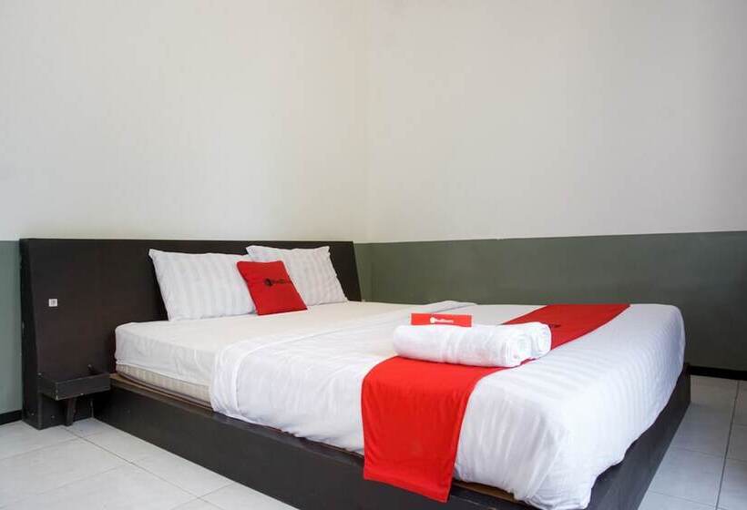 بنسيون Reddoorz Near Paralayang Batu