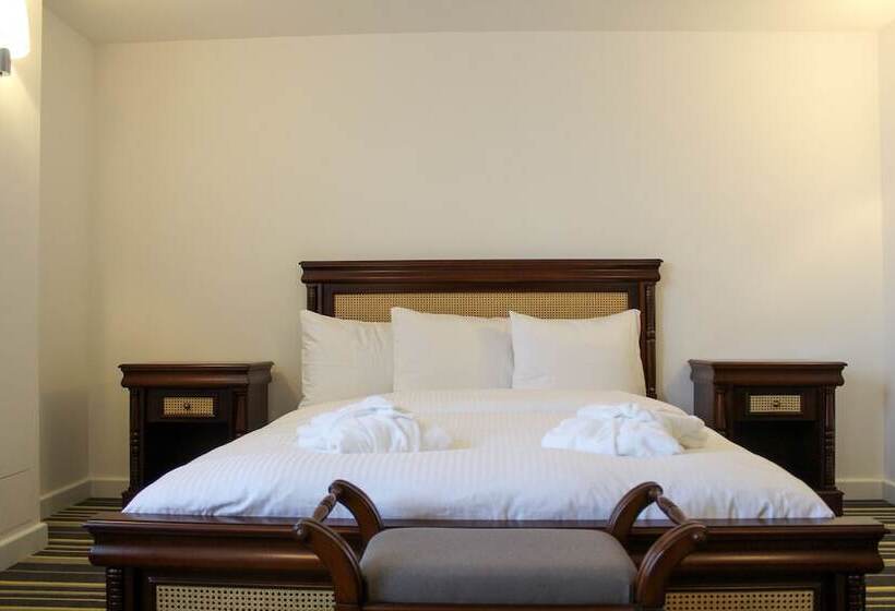 Avenue   Avenue Hotels